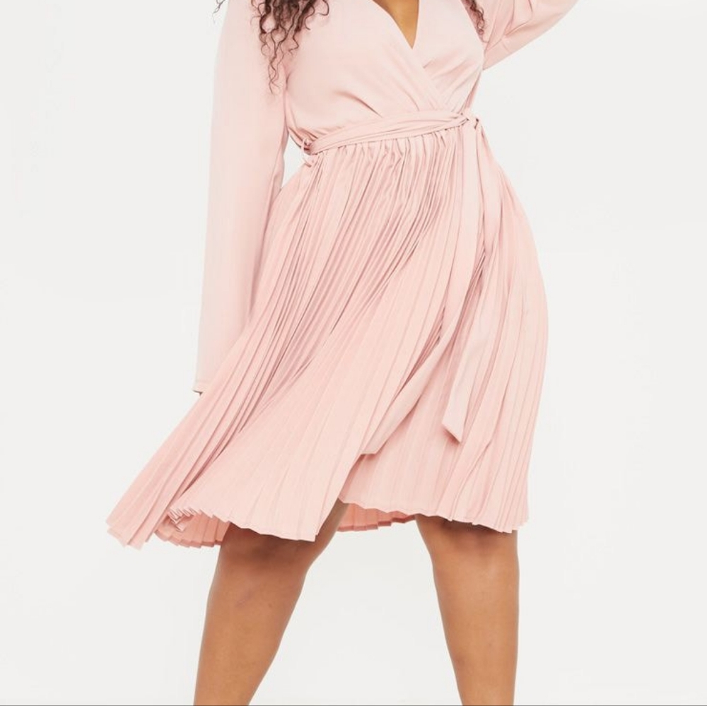 Long Sleeve Pleated Midi Dress